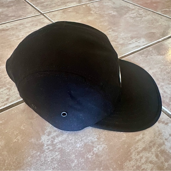 BURBERRY LONDON BLACK LOGO BASEBALL CAP - Picture 3 of 7